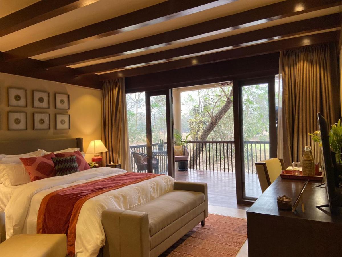 Miraaya Wellness And Golf Resort 치트완 외부 사진