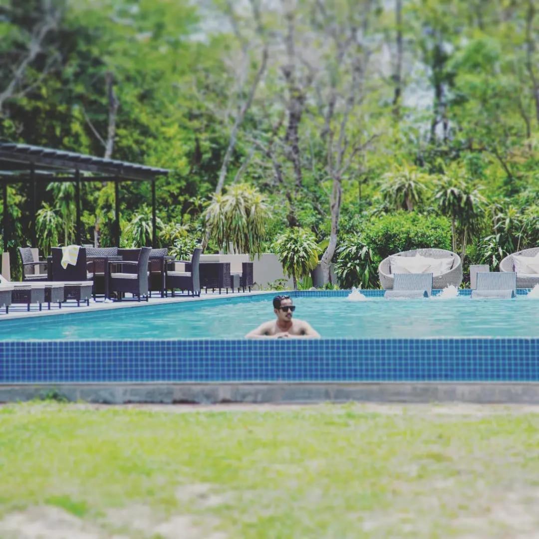 Miraaya Wellness And Golf Resort 치트완 외부 사진