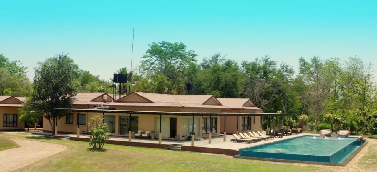 Miraaya Wellness And Golf Resort 치트완 외부 사진