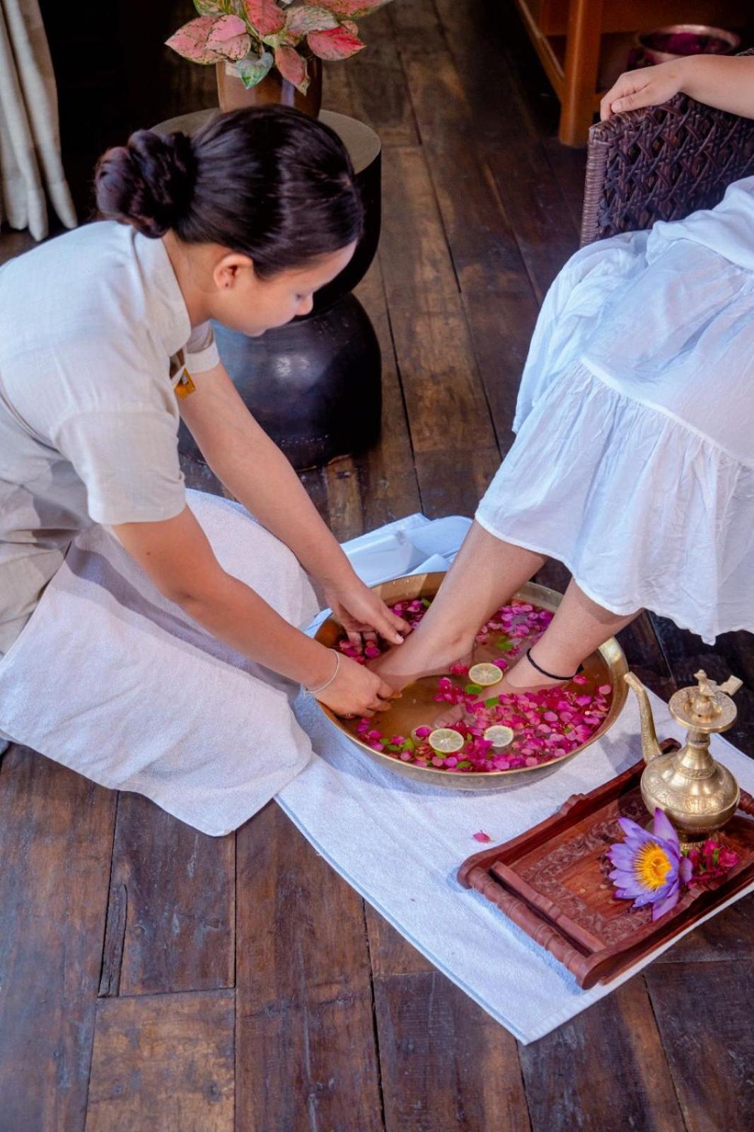 Miraaya Wellness And Golf Resort 치트완 외부 사진