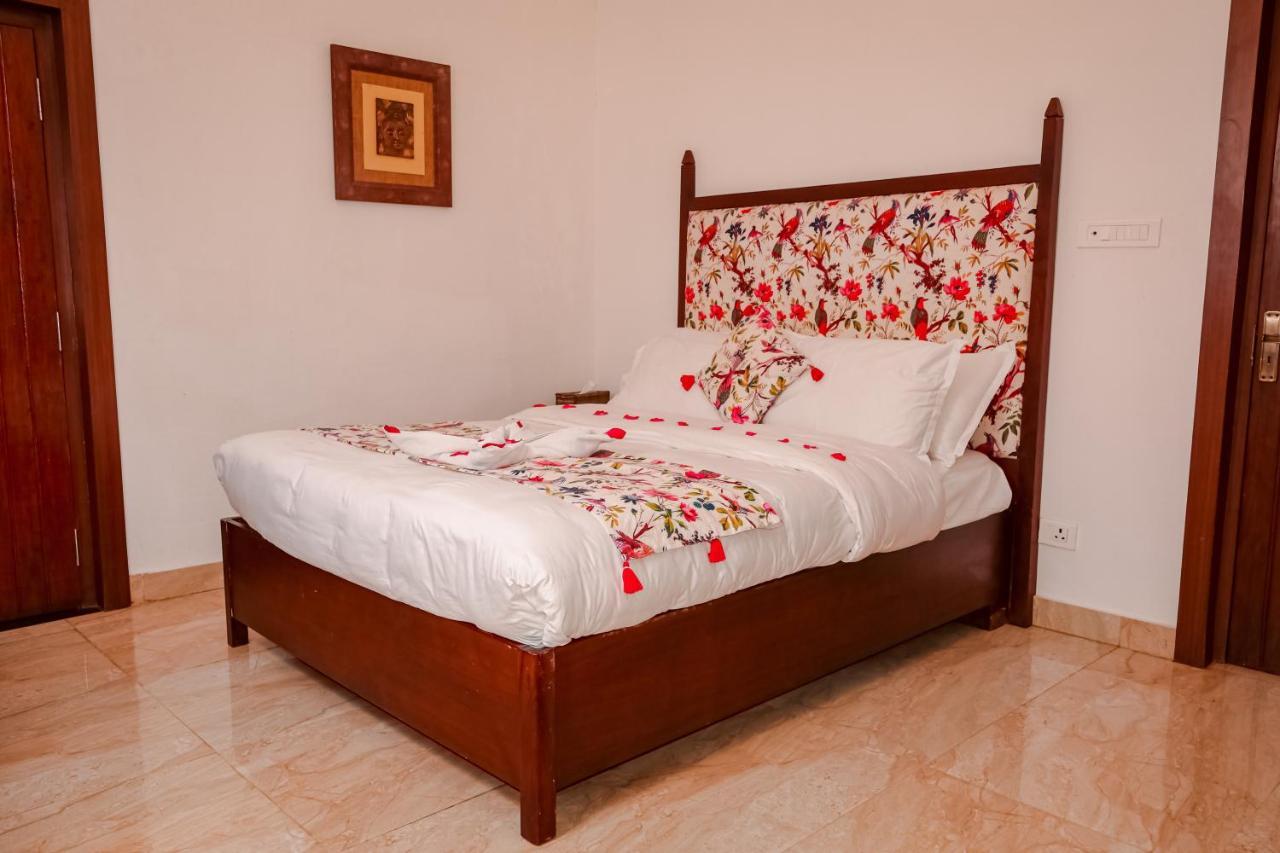 Miraaya Wellness And Golf Resort 치트완 외부 사진